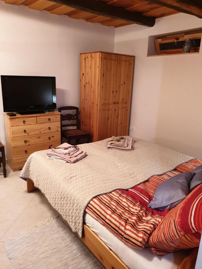 Kis Haz Apartman Золочань Екстер'єр фото